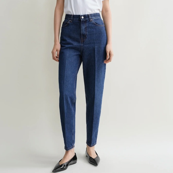 Toteme Denim - Toteme Tapered leg Jeans